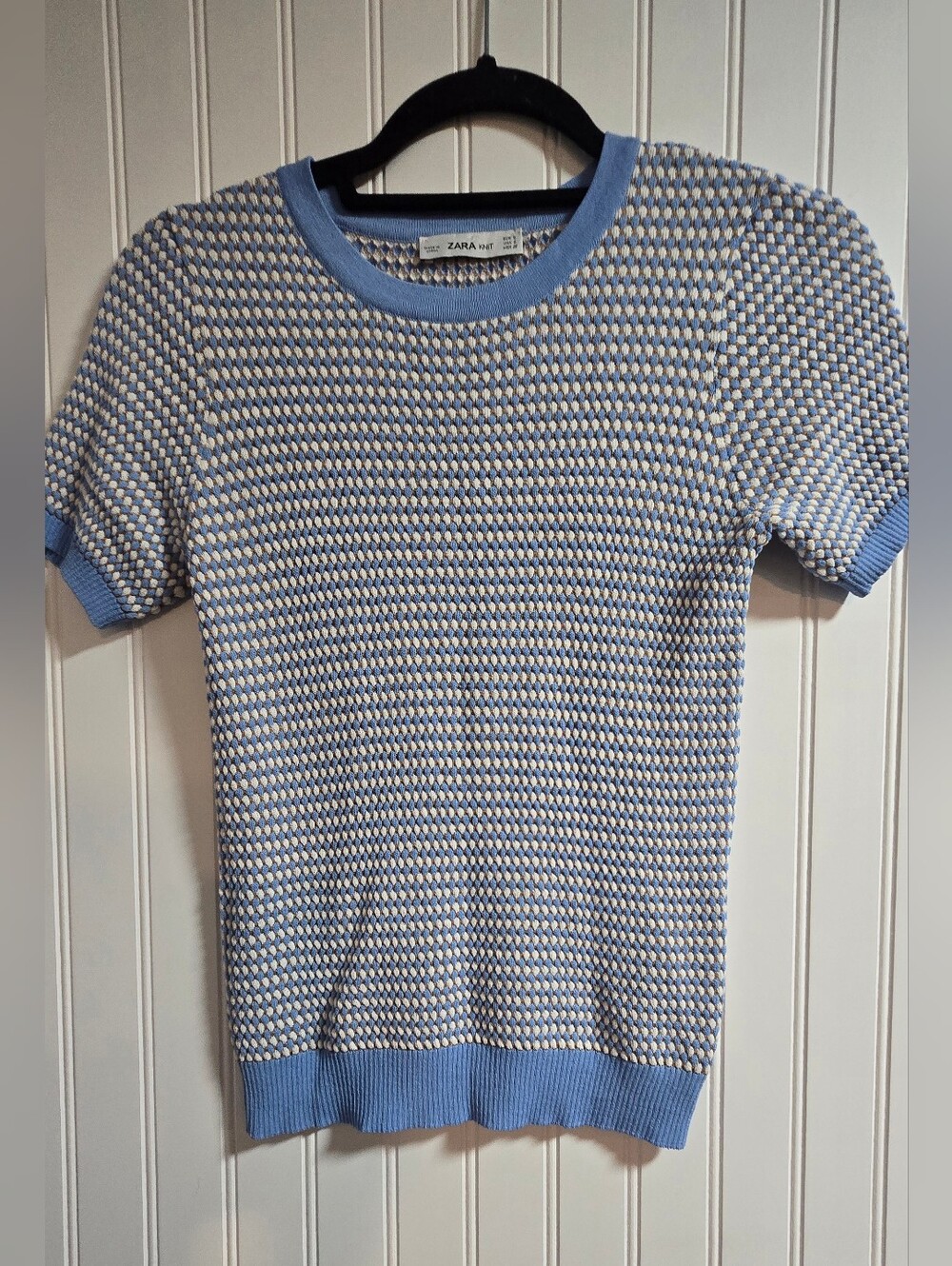 Zara Blue and Cream Short-Sleeve Knit Sweater